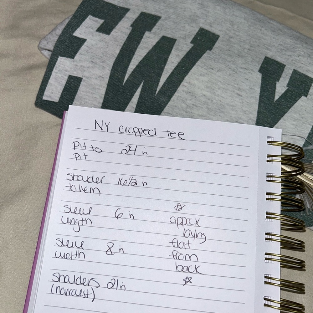 Gray New York Graphic Crop Top - Picture 7 of 7